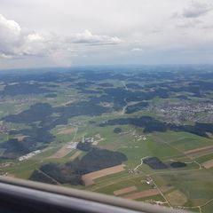 Flugwegposition um 12:15:18: Aufgenommen in der Nähe von Gemeinde Rainbach im Mühlkreis, Österreich in 1568 Meter